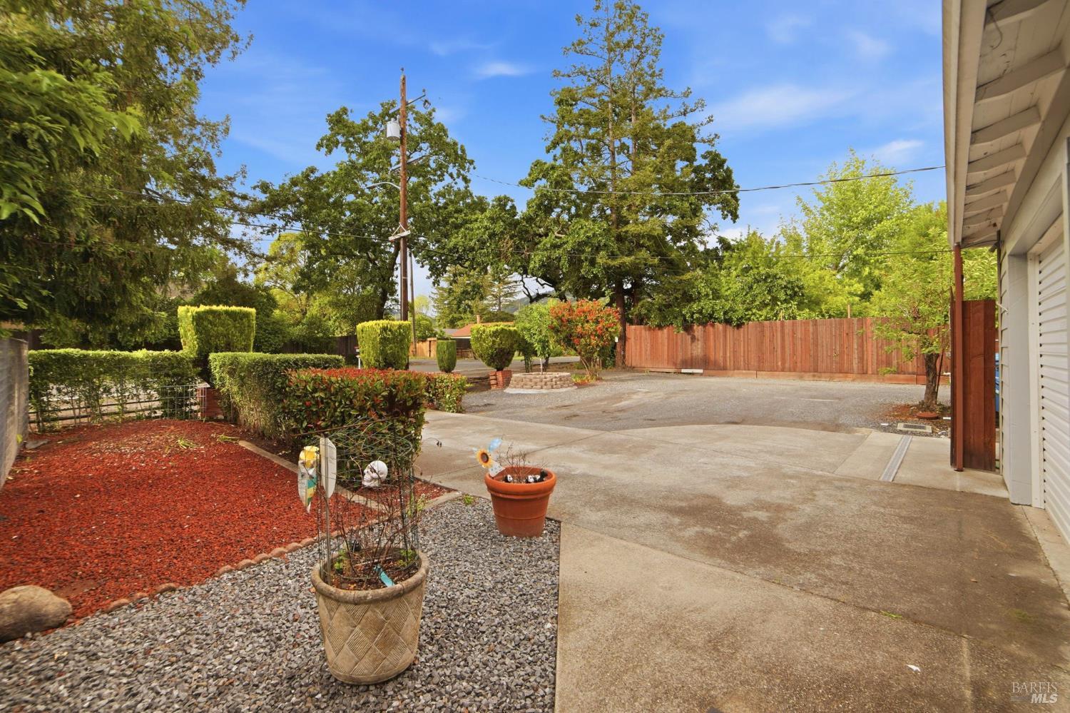464 Benjamins Road Santa Rosa, CA 95409 - Photo 3 of 40