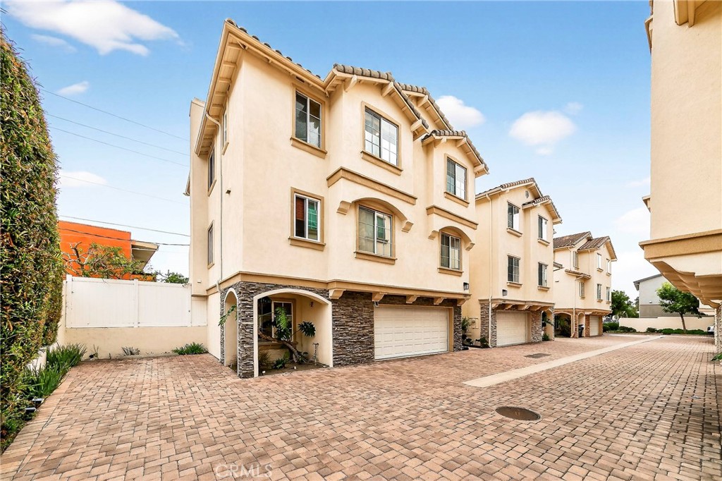 24005 Los Codona Avenue Torrance, CA 90505 - Photo 1 of 28