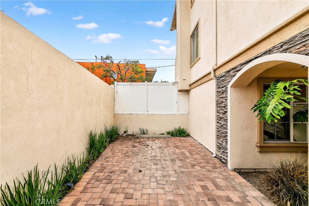 24005 Los Codona Avenue Torrance, CA 90505 - Photo 27 of 28 Extra parking