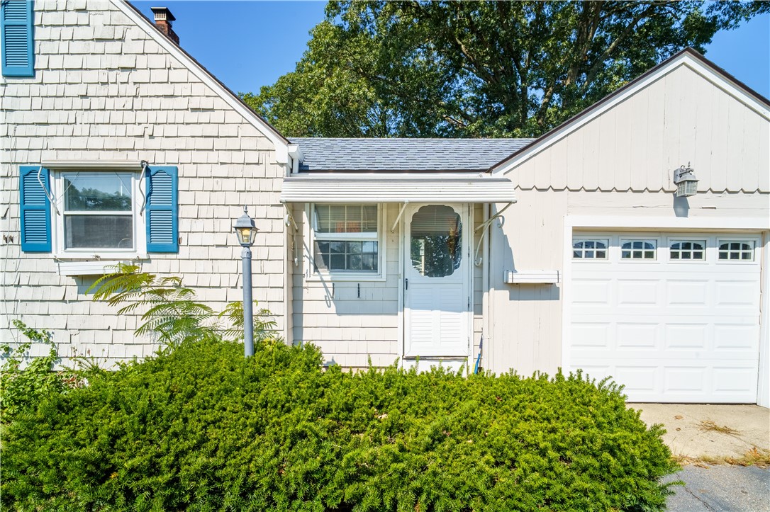 48 Buttonwoods Avenue Warwick, RI 02886 - Photo 2 of 22