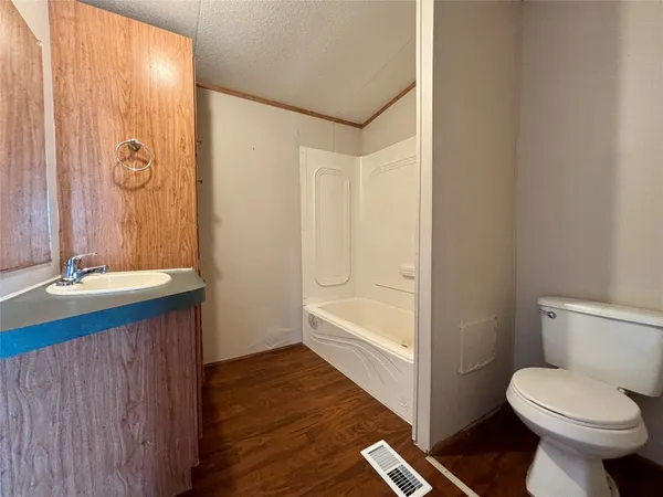 $1,375 | 11739 East Old Oak Trail, Willis, TX 77378
