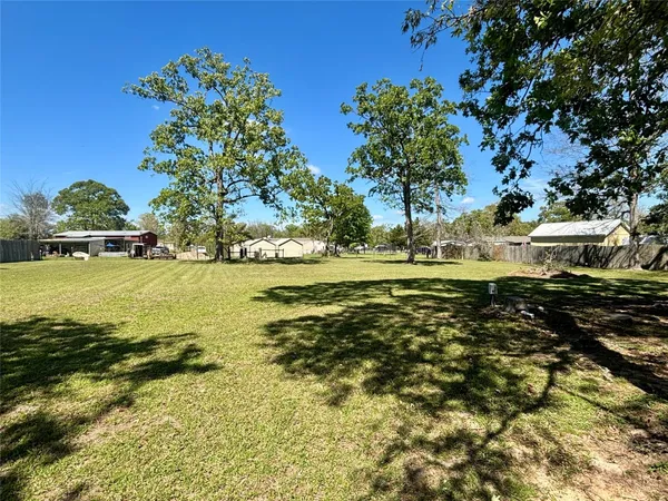$1,375 | 11739 East Old Oak Trail, Willis, TX 77378