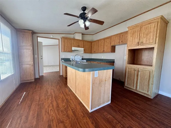 $1,375 | 11739 East Old Oak Trail, Willis, TX 77378