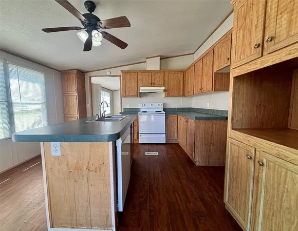 $1,375 | 11739 East Old Oak Trail, Willis, TX 77378