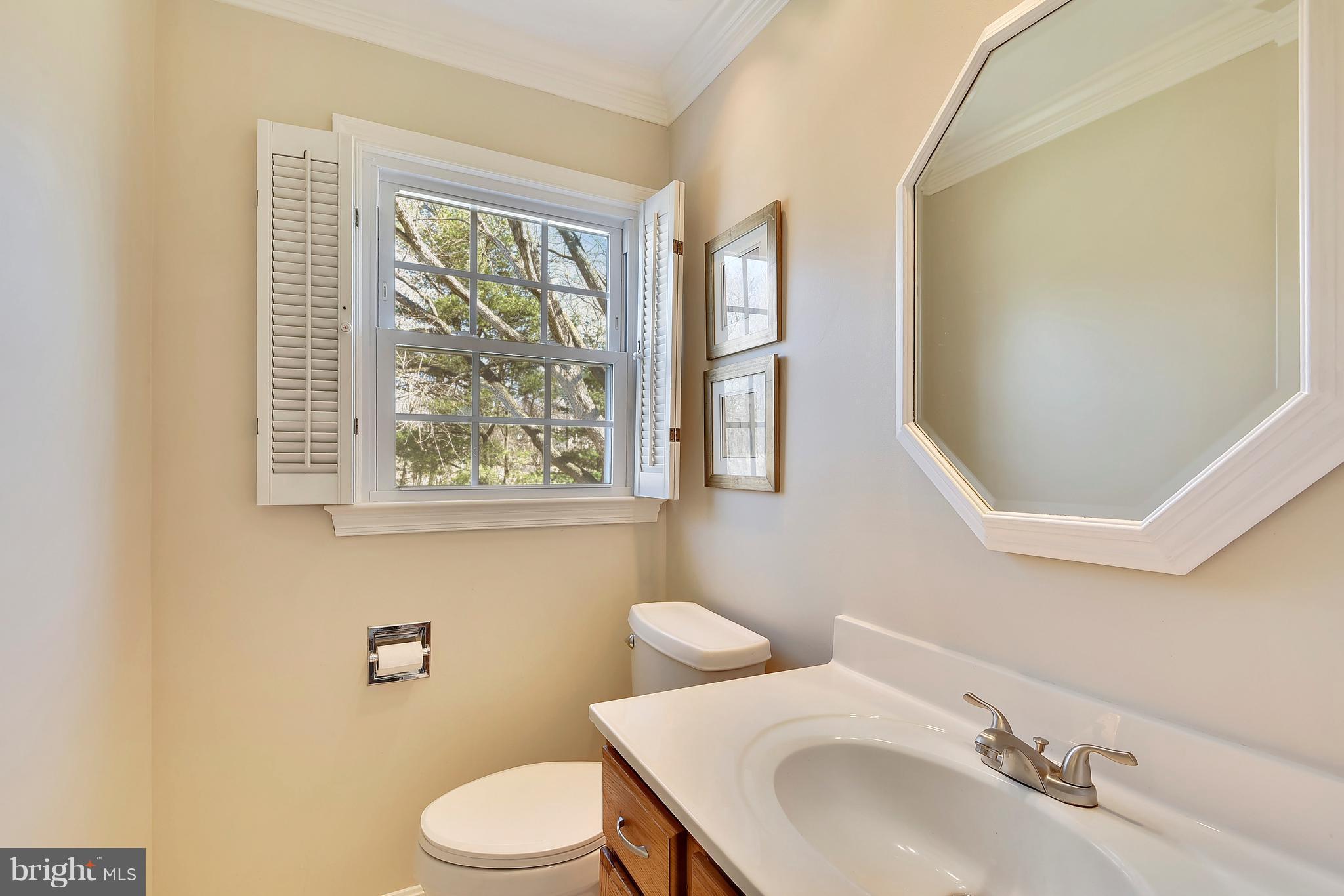 15901 Green Meadow Road North Potomac, MD 20878 - Photo 12 of 30 Main Level Half Bath