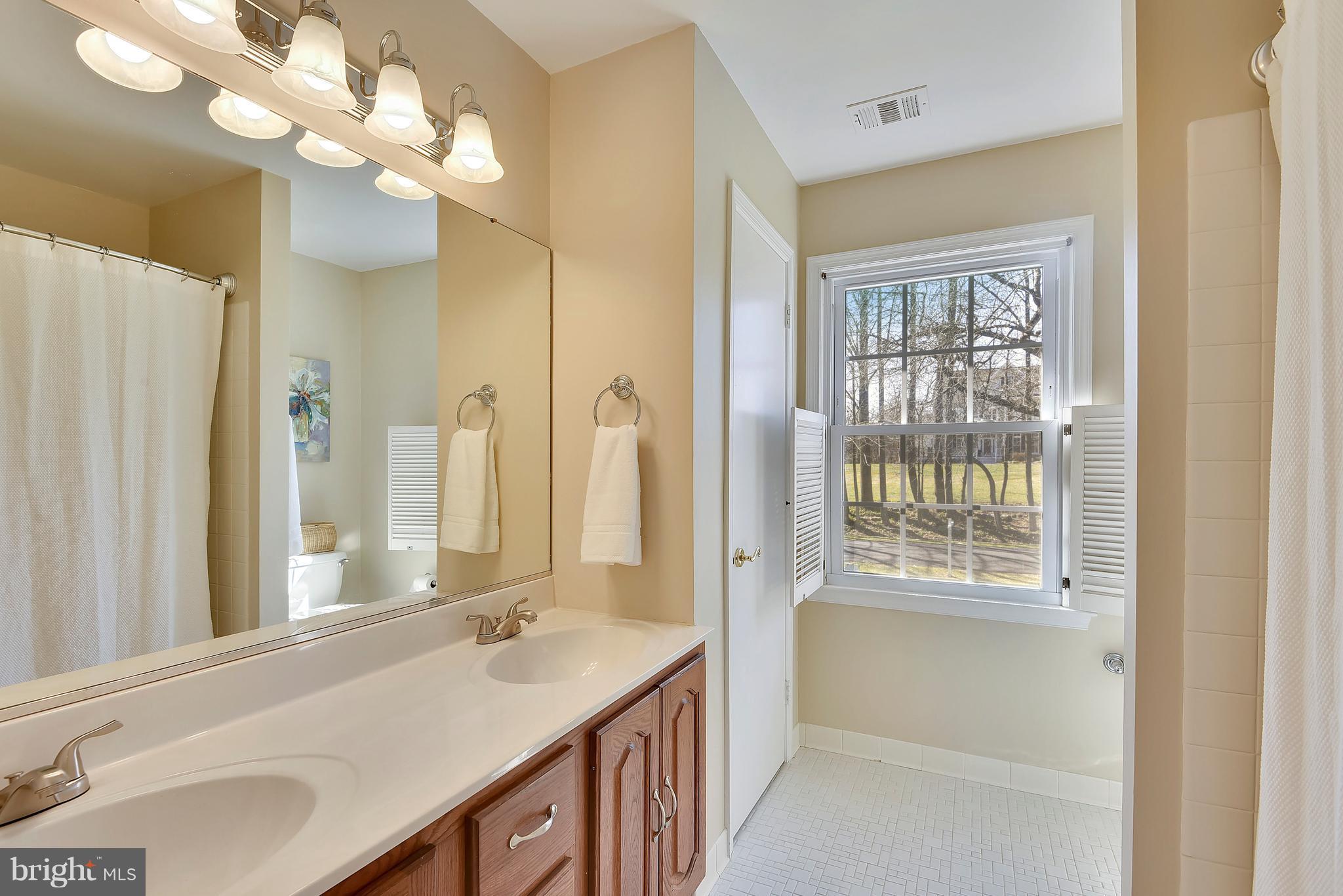 15901 Green Meadow Road North Potomac, MD 20878 - Photo 22 of 30 Bath