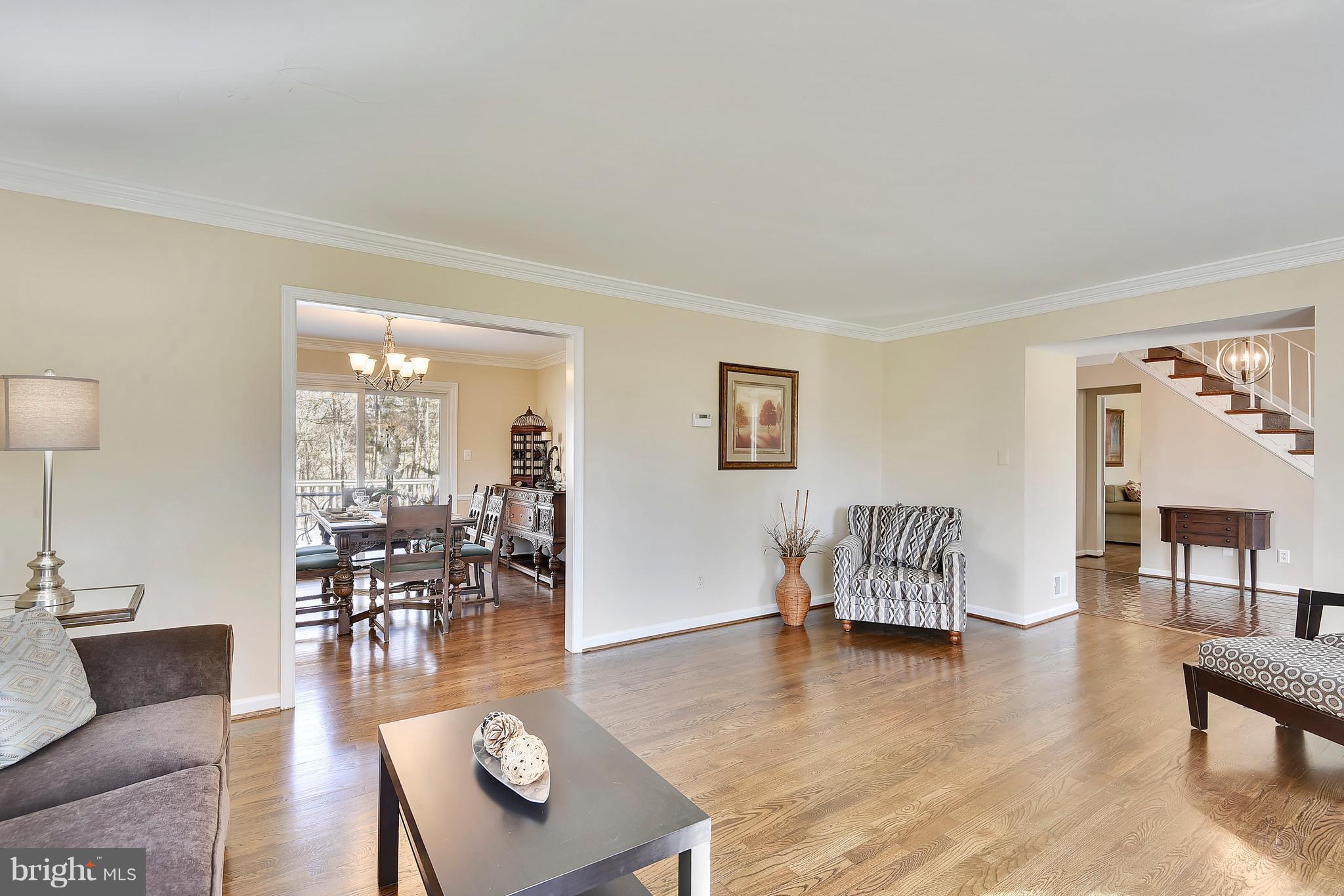 15901 Green Meadow Road North Potomac, MD 20878 - Photo 4 of 30 Open and Sun Filled Living Room
