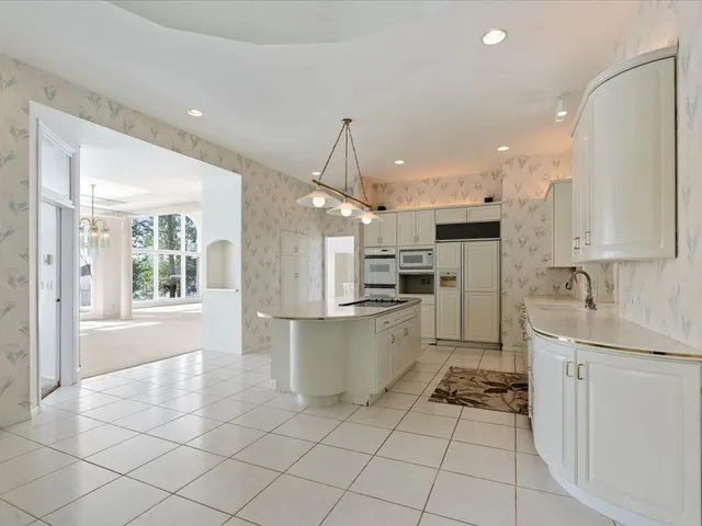 $1,600,000 | 402 2nd Street Southeast, Crosby, MN 56441