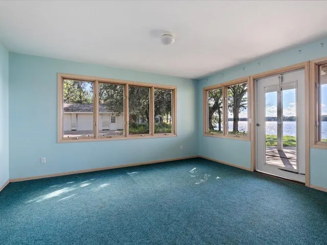 $1,600,000 | 402 2nd Street Southeast, Crosby, MN 56441