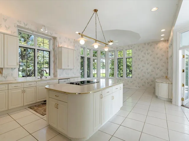 $1,600,000 | 402 2nd Street Southeast, Crosby, MN 56441