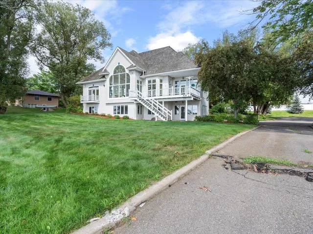 $1,600,000 | 402 2nd Street Southeast, Crosby, MN 56441