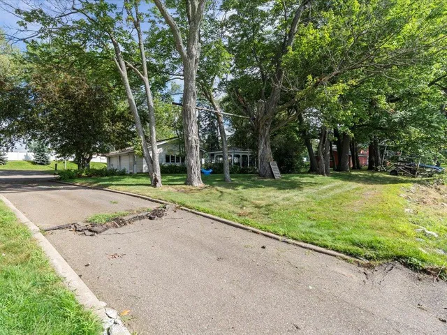 $1,600,000 | 402 2nd Street Southeast, Crosby, MN 56441