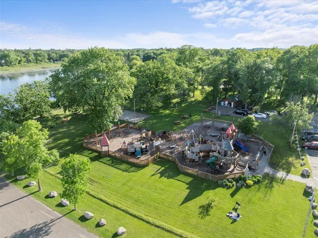 $1,600,000 | 402 2nd Street Southeast, Crosby, MN 56441