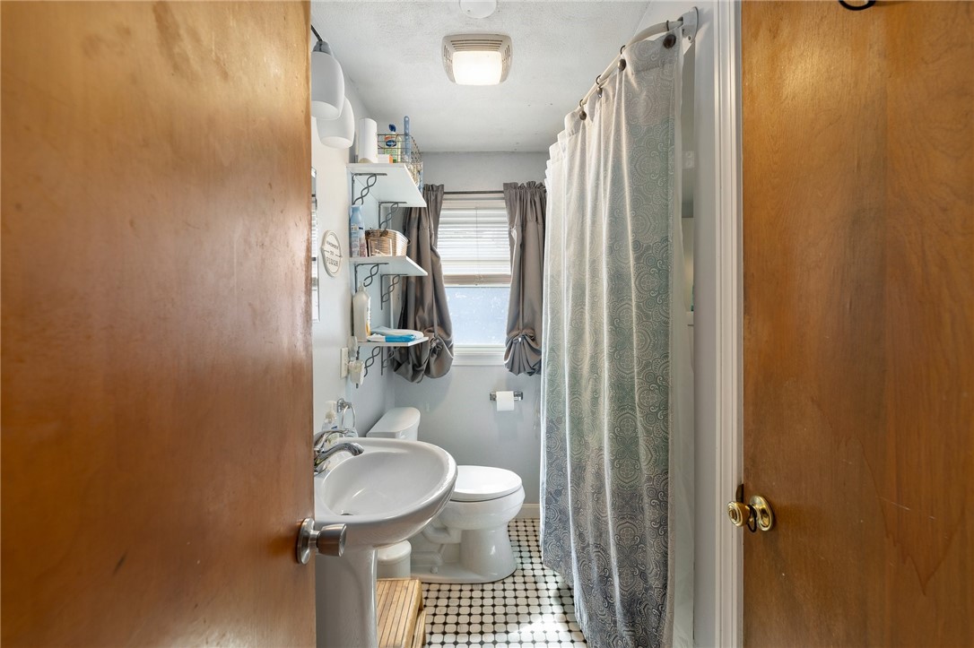 36 Woodlawn Road North Smithfield, RI 02896 - Photo 15 of 23 Gallery Image 15