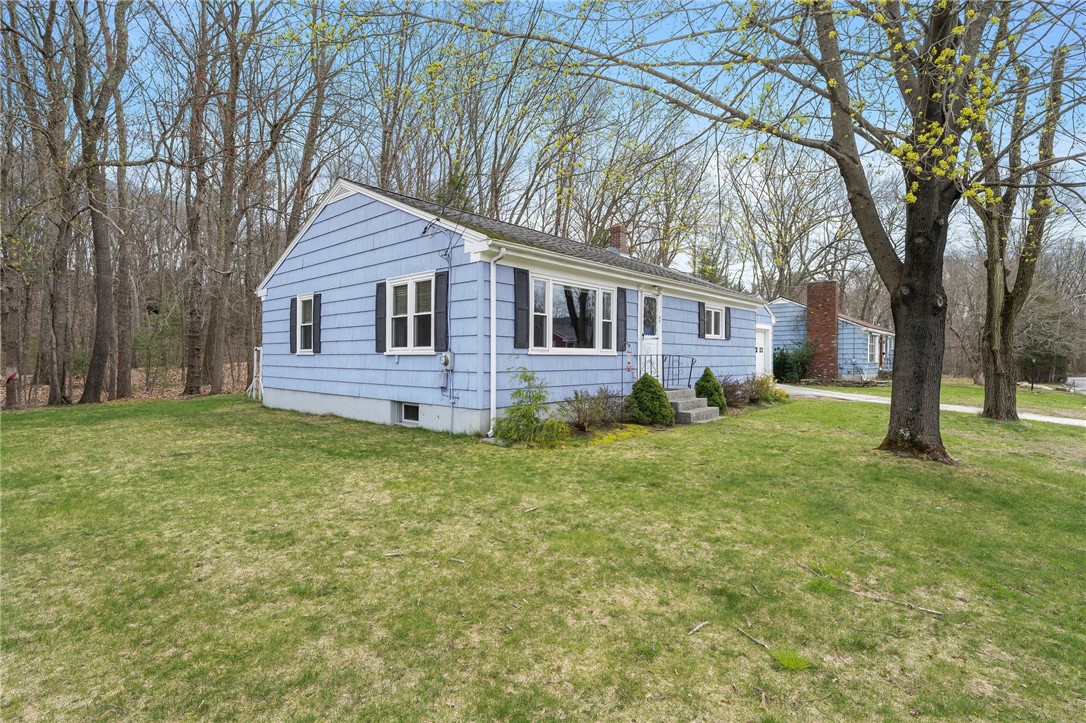 36 Woodlawn Road North Smithfield, RI 02896 - Photo 3 of 23 Gallery Image 3