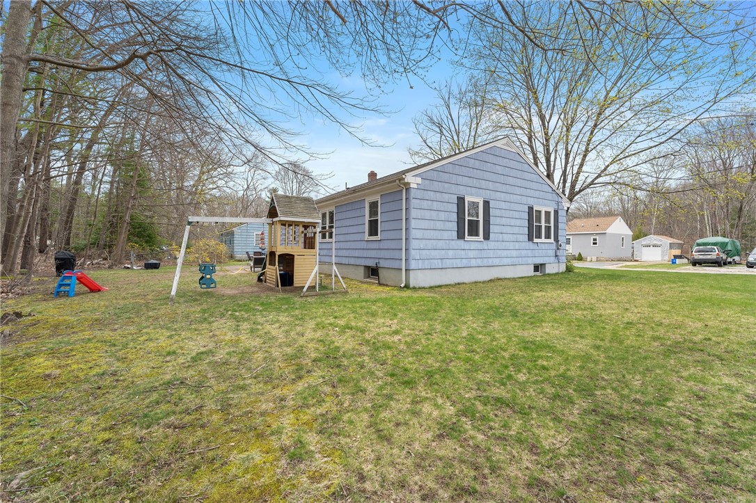 36 Woodlawn Road North Smithfield, RI 02896 - Photo 4 of 23 Gallery Image 4