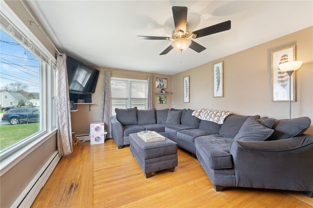 36 Woodlawn Road North Smithfield, RI 02896 - Photo 5 of 23 Gallery Image 5