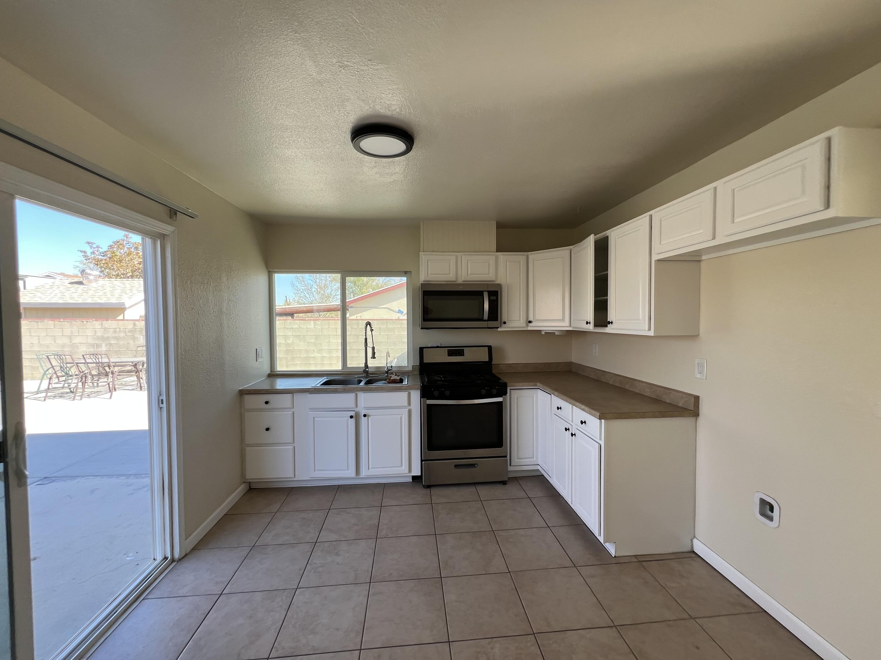 42901 Alexo Drive Lancaster, CA 93536 - Photo 5 of 21 IMG_8875