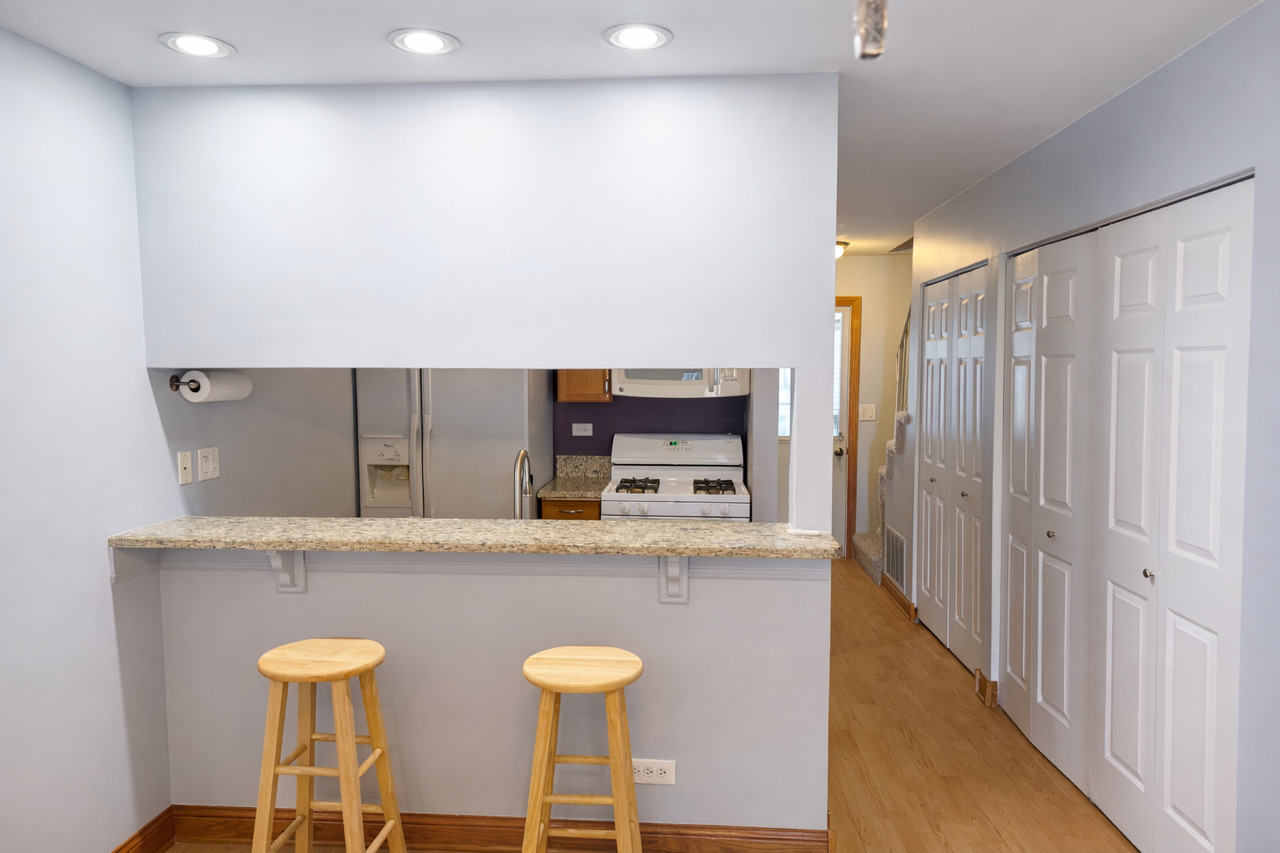 2624 Prairieview Lane South Aurora, IL 60502 - Photo 3 of 10