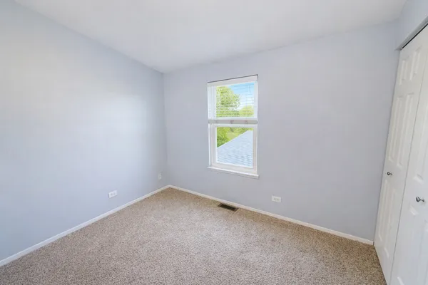 $1,800 | 2624 Prairieview Lane South, Aurora, IL 60502