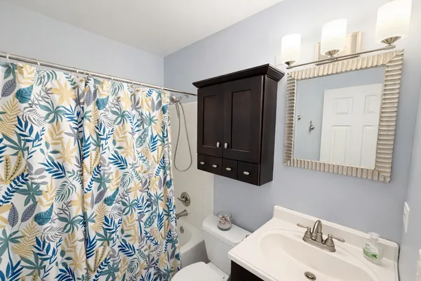 $1,800 | 2624 Prairieview Lane South, Aurora, IL 60502