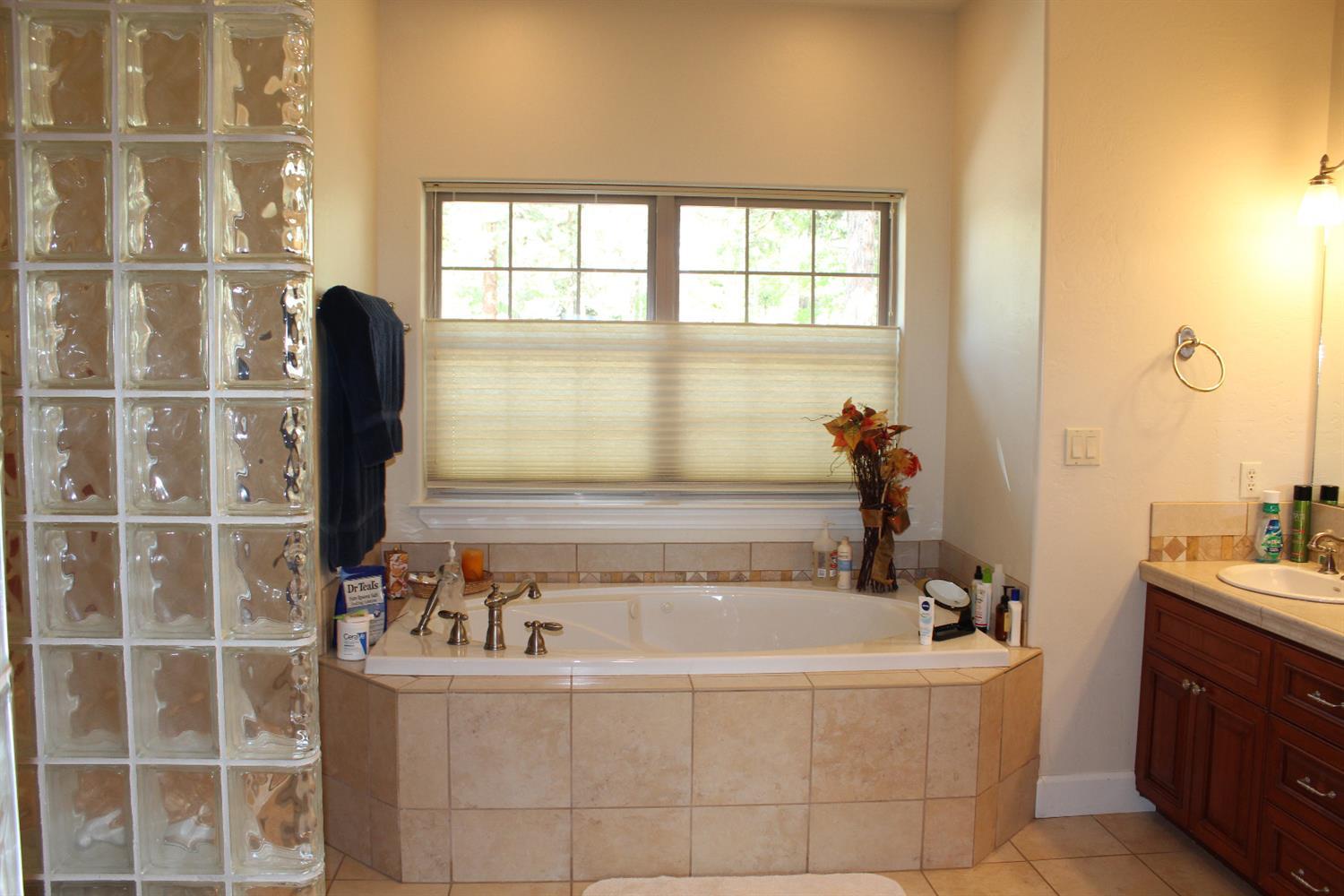 4519 Cooper's Hawk Road Klamath Falls, OR 97601 - Photo 11 of 23 Additional Photo