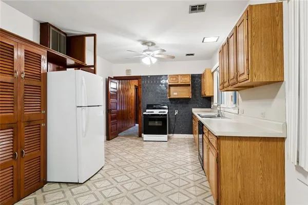 $193,000 | 15733 River Road, Hahnville, LA 70057