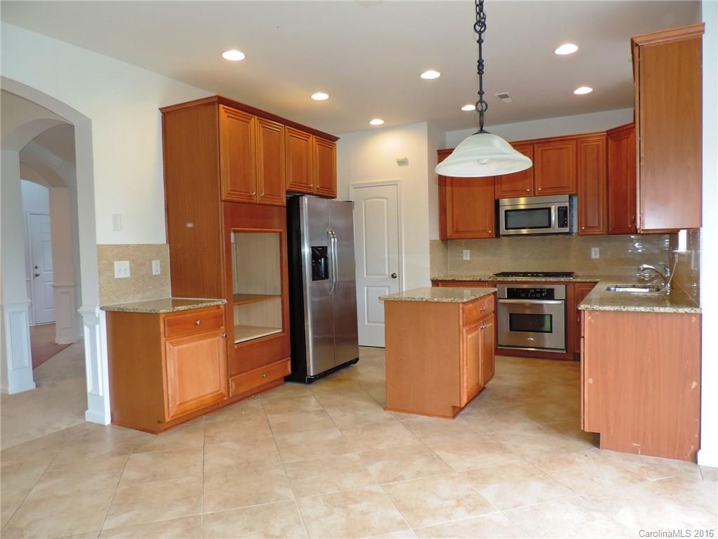 6510 Del Rio Road Charlotte, NC 28277 - Photo 4 of 19 Gallery Image 4