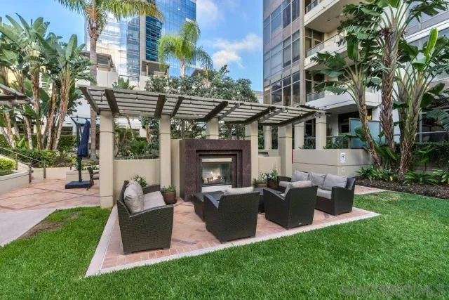 $1,295,000 | 700 West E Street, Unit 2404, San Diego, CA 92101