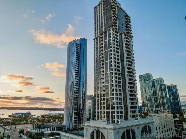 $1,295,000 | 700 West E Street, Unit 2404, San Diego, CA 92101