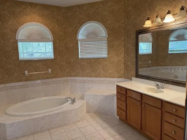 $4,000 | 5955 Jaegerglen Drive, Lithia, FL 33547