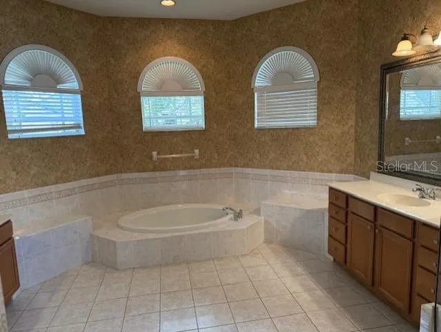 $4,000 | 5955 Jaegerglen Drive, Lithia, FL 33547