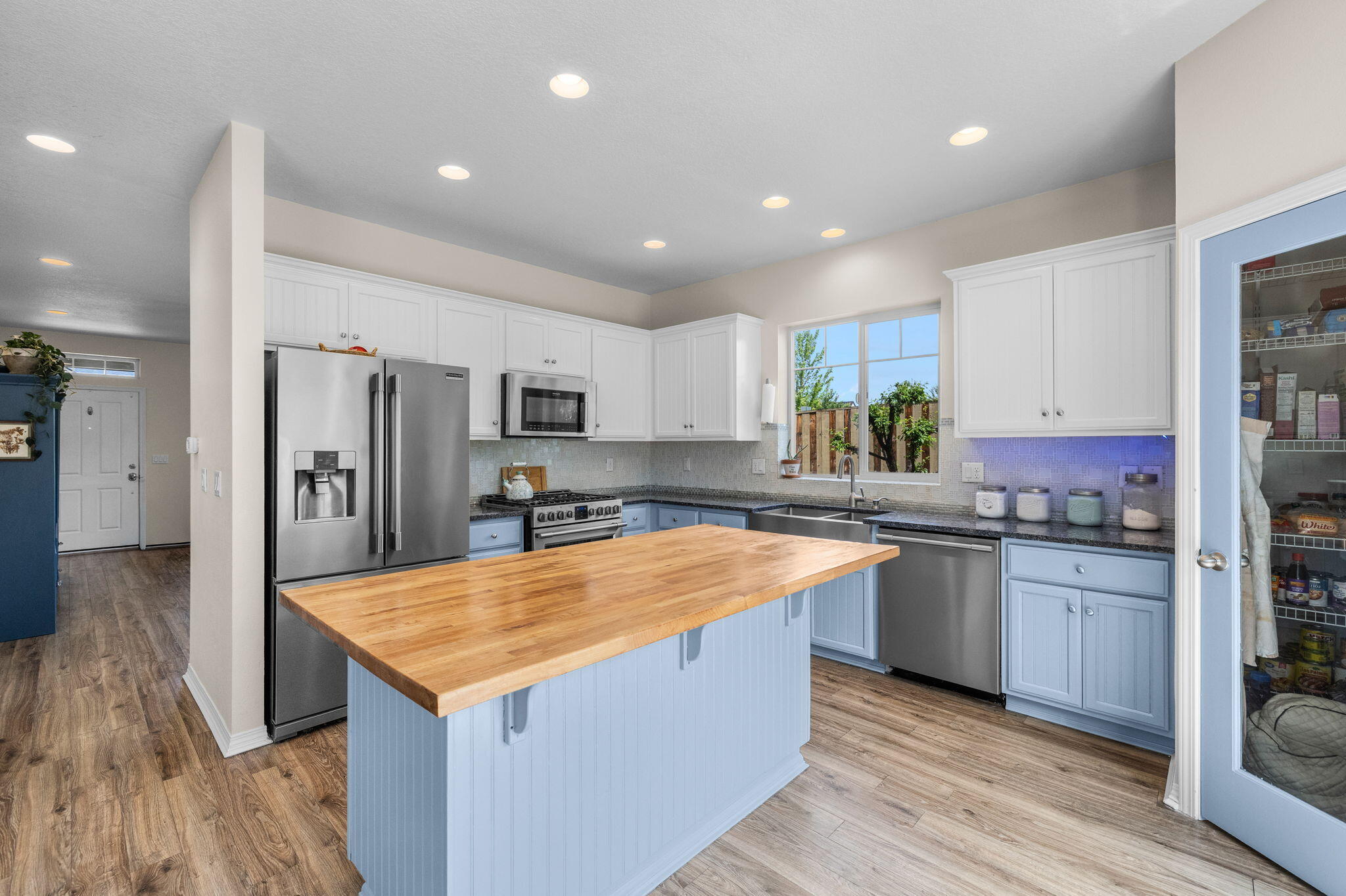 2800 Southwest 49th Street Redmond, OR 97756 - Photo 4 of 33