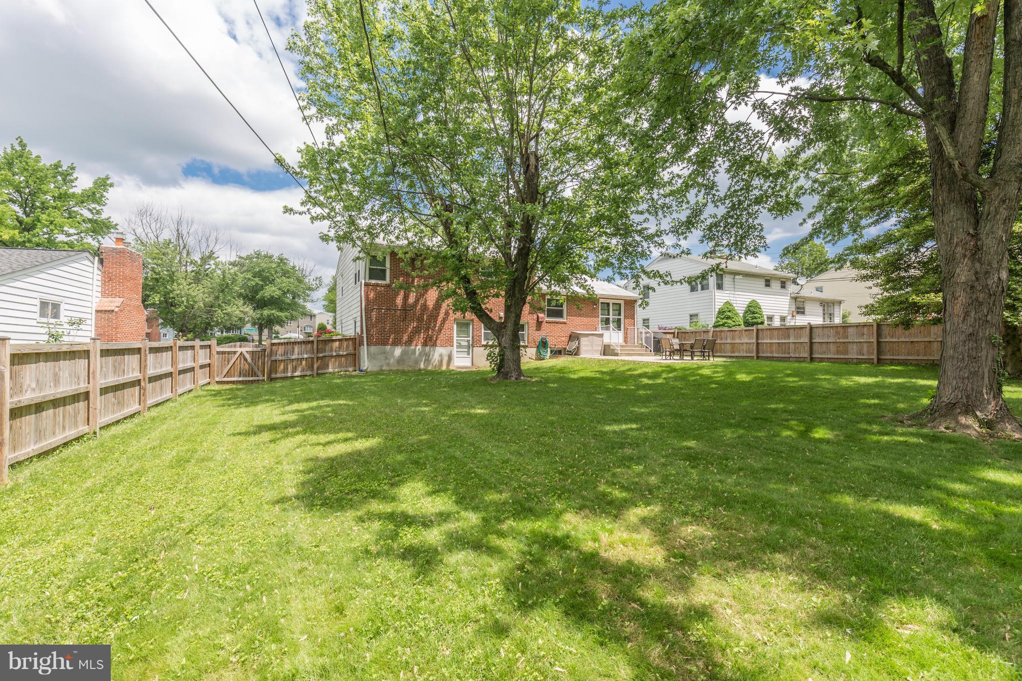 205 Meadowvale Road Lutherville-Timonium, MD 21093 - Photo 28 of 30 Plenty of room for a playset, or to throw a ball.