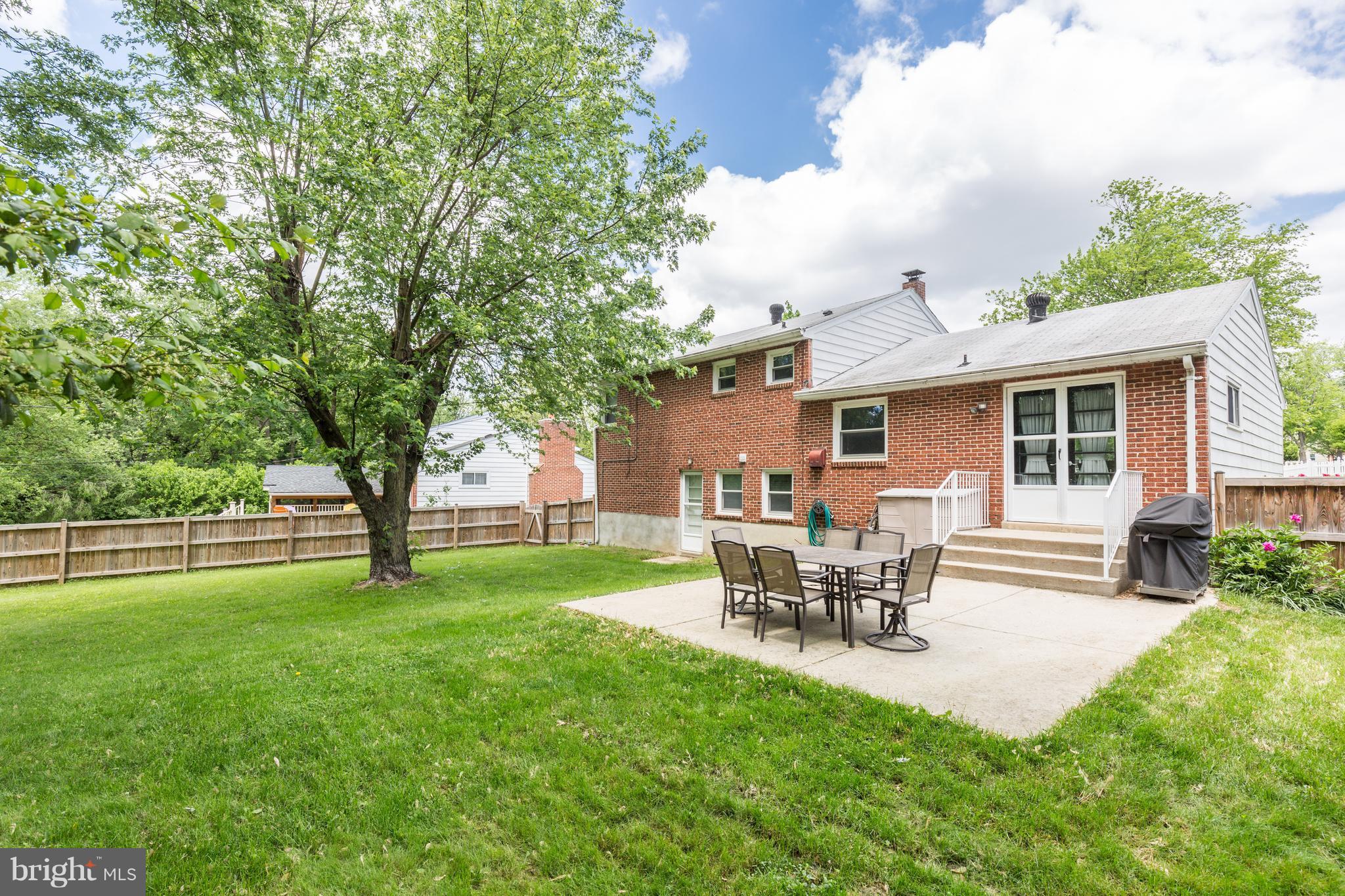 205 Meadowvale Road Lutherville-Timonium, MD 21093 - Photo 30 of 30 Imagine all the fun you could have in this yard.