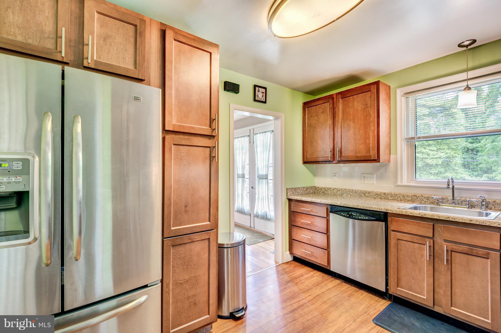 205 Meadowvale Road Lutherville-Timonium, MD 21093 - Photo 10 of 30 Stainless steel appliances are top notch.
