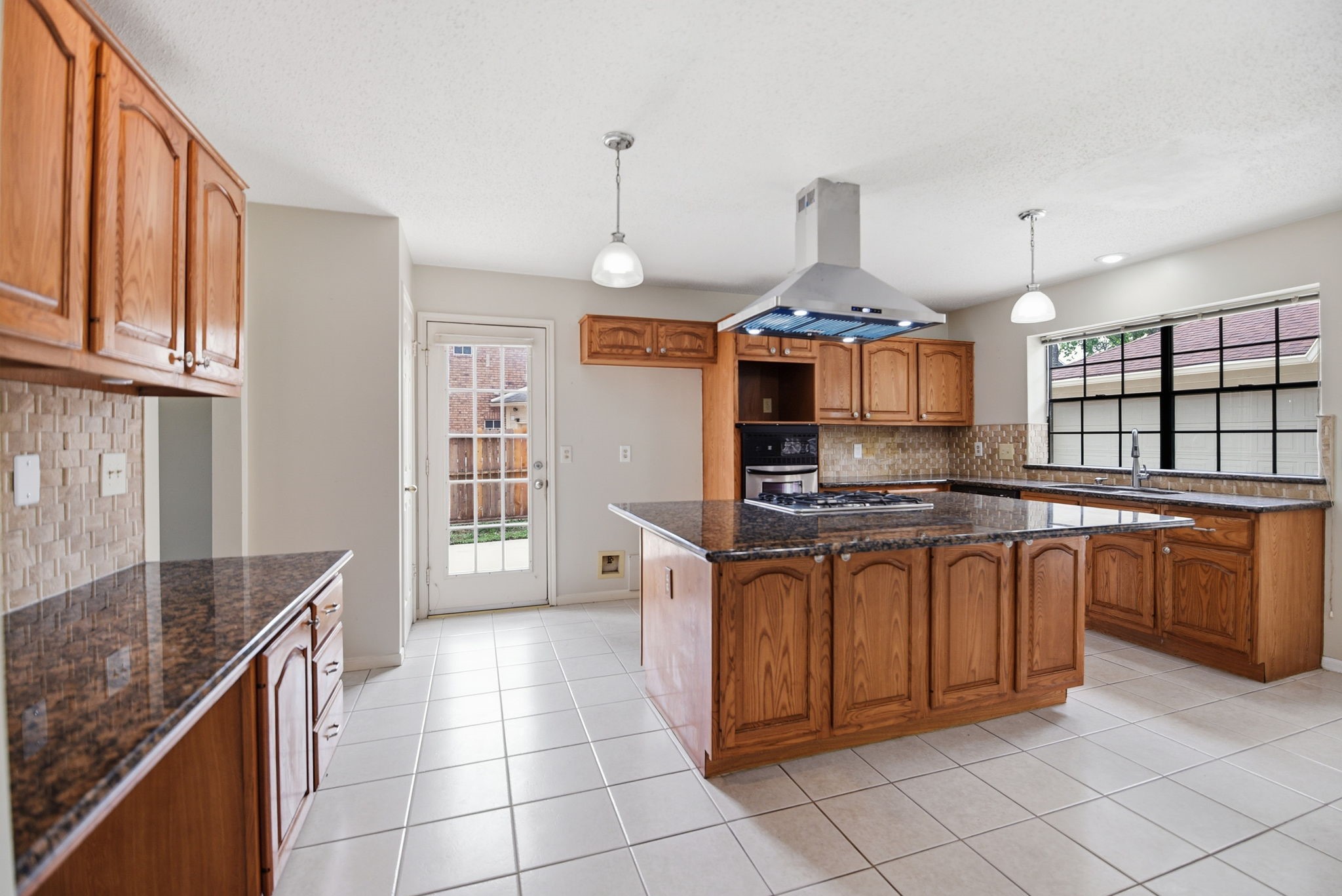 2726 Alderleaf Place Spring, TX 77388 - Photo 13 of 36 Oversized Kitchen!