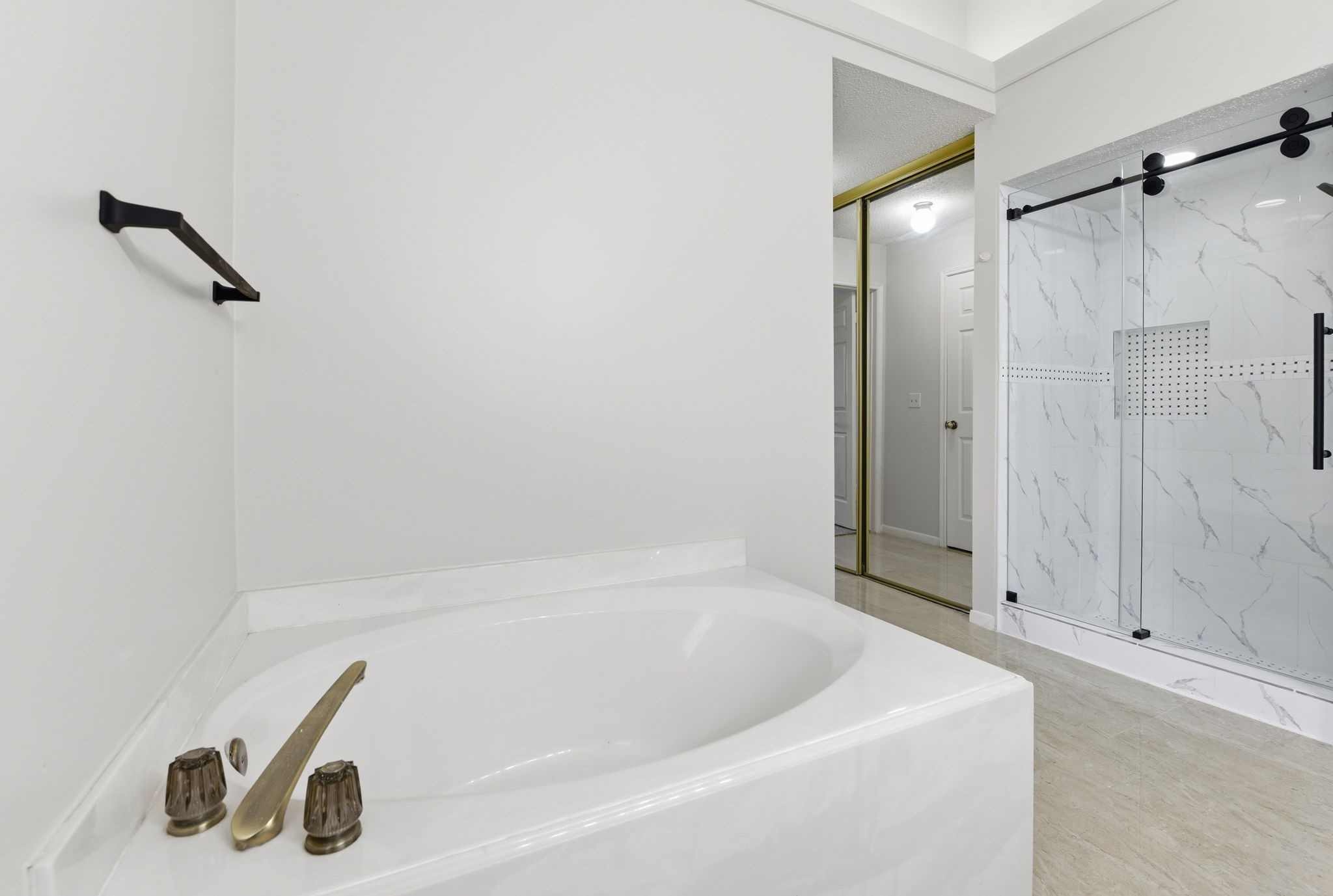 2726 Alderleaf Place Spring, TX 77388 - Photo 22 of 36 Another view of the bath!