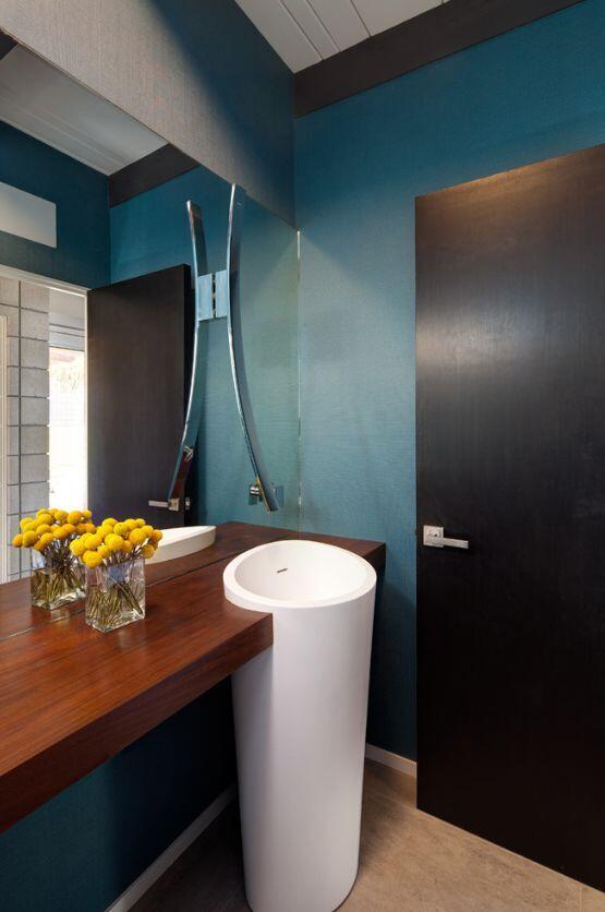 5038 Windsor Drive Pacific Beach, CA 92109 - Photo 20 of 33 a bathroom with a sink toilet and shower