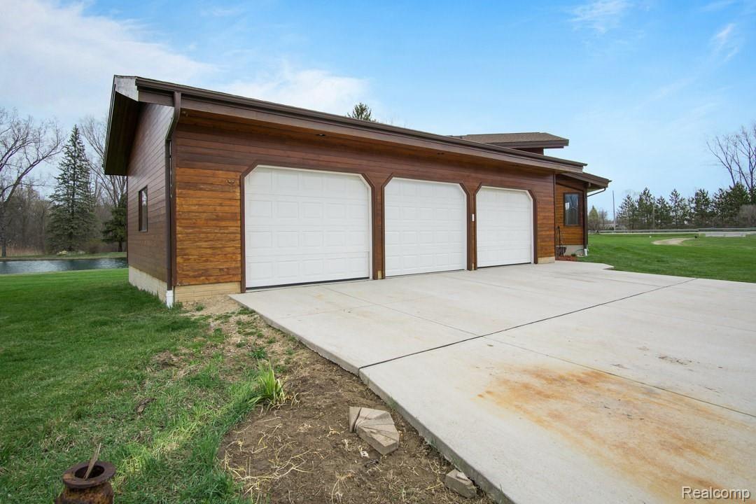 4353 North Irish Road Davison, MI 48423 - Photo 35 of 43 4353-N-Irish-Rd-36.jpg