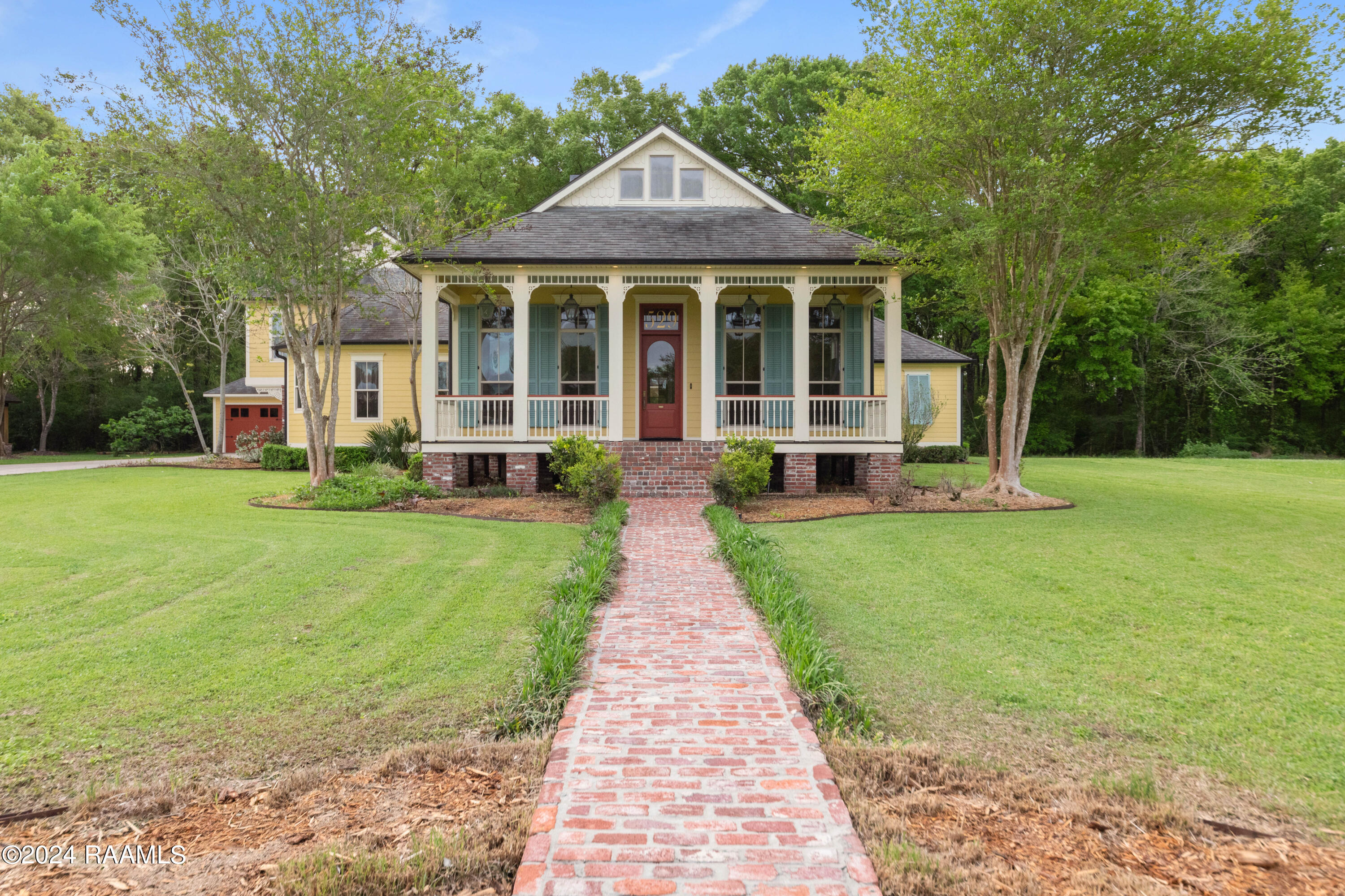 529 Rue La Belle Breaux Bridge, LA 70517 - Photo 4 of 50 529RueLaBelle-2