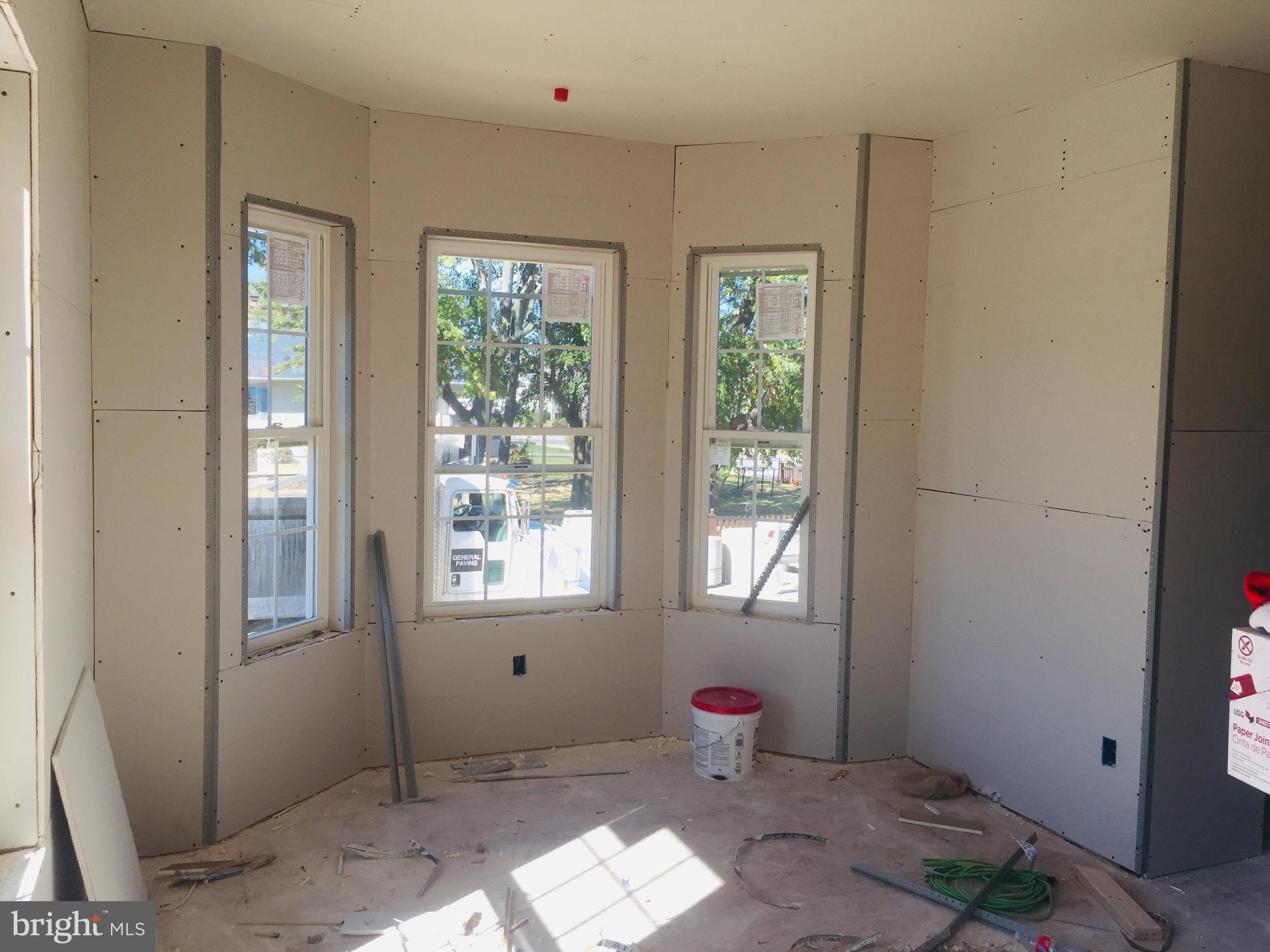 7101 Old North Point Road Baltimore, MD 21219 - Photo 3 of 14 Gallery Image 3