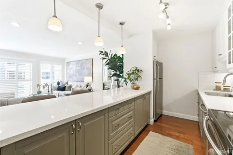 $949,000 | 1820 Vallejo Street, Unit 202, San Francisco, CA 94123