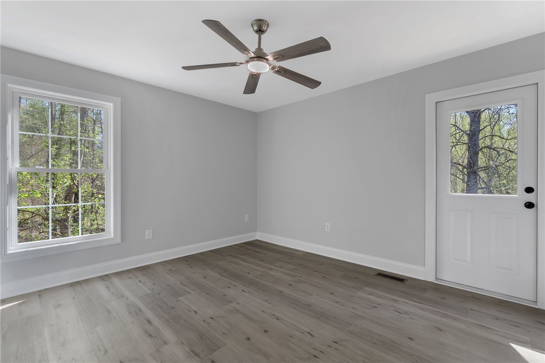 3064 Woodale Circle Seneca, SC 29678 - Photo 11 of 34 Master Bedroom