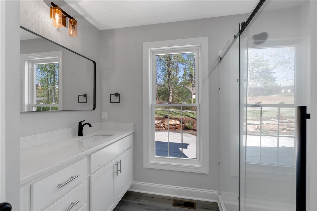 3064 Woodale Circle Seneca, SC 29678 - Photo 12 of 34 Master Bath