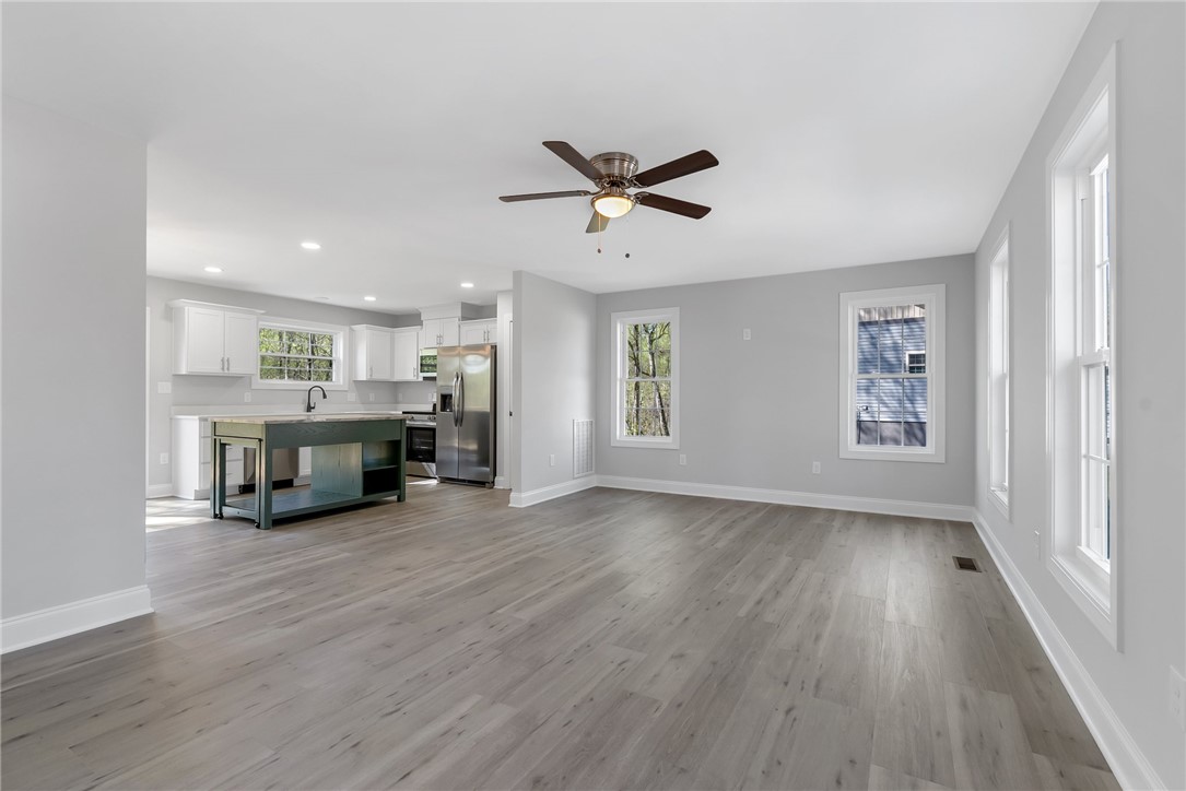 3064 Woodale Circle Seneca, SC 29678 - Photo 3 of 34 Living Space