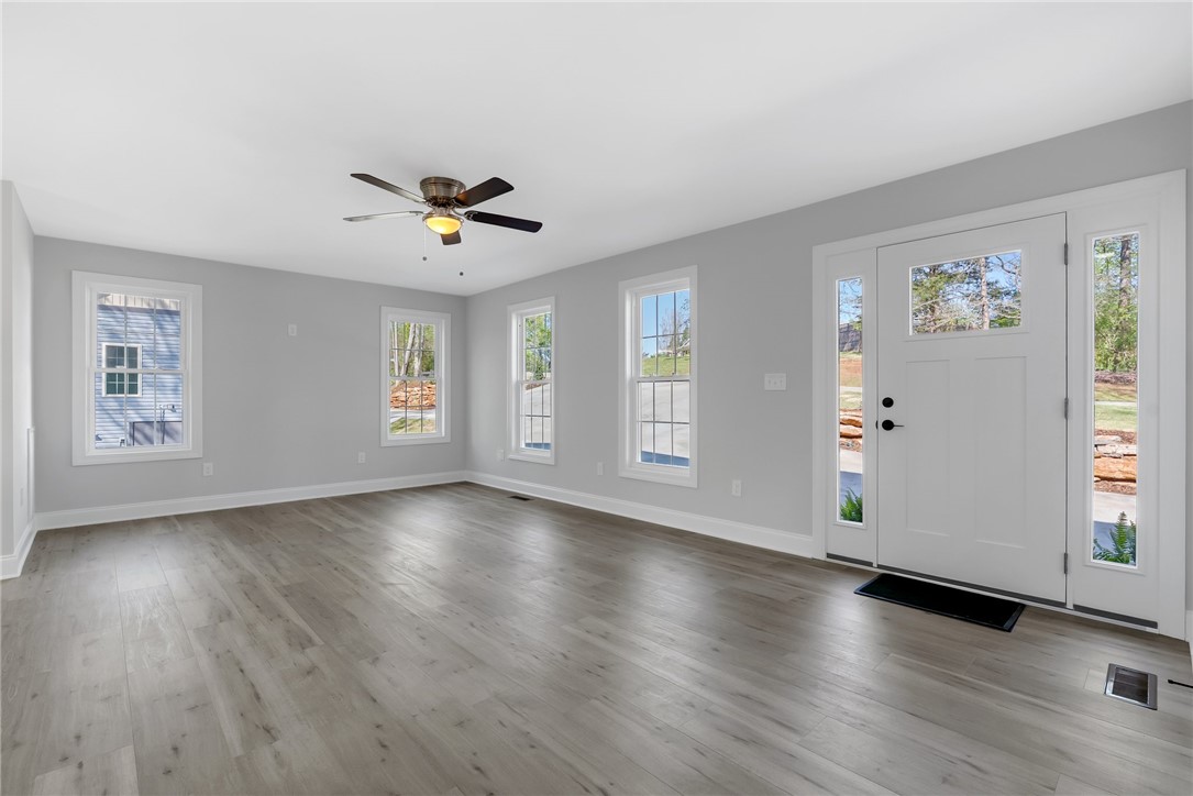 3064 Woodale Circle Seneca, SC 29678 - Photo 5 of 34