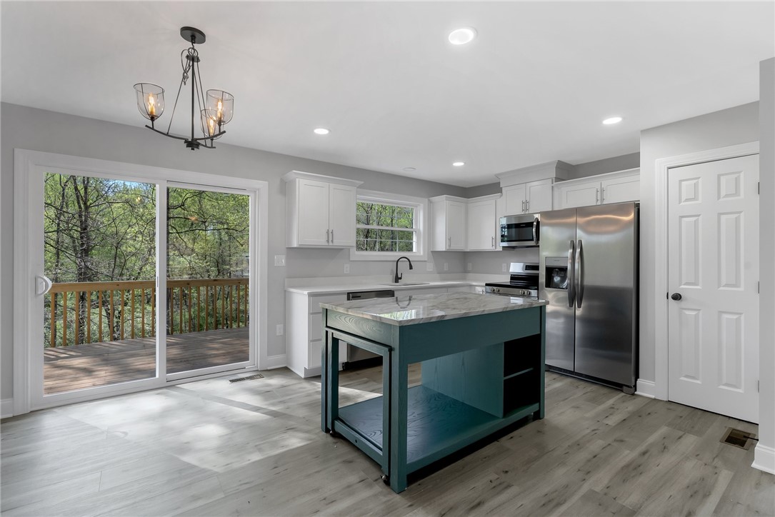 3064 Woodale Circle Seneca, SC 29678 - Photo 6 of 34 Kitchen