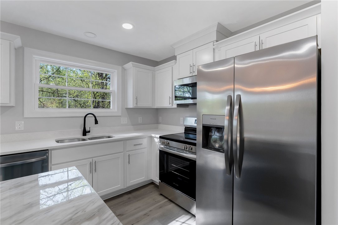 3064 Woodale Circle Seneca, SC 29678 - Photo 8 of 34