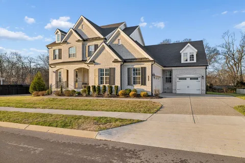 $1,325,000 | 2026 Conductor Lane, Thompson's Station, TN 37179